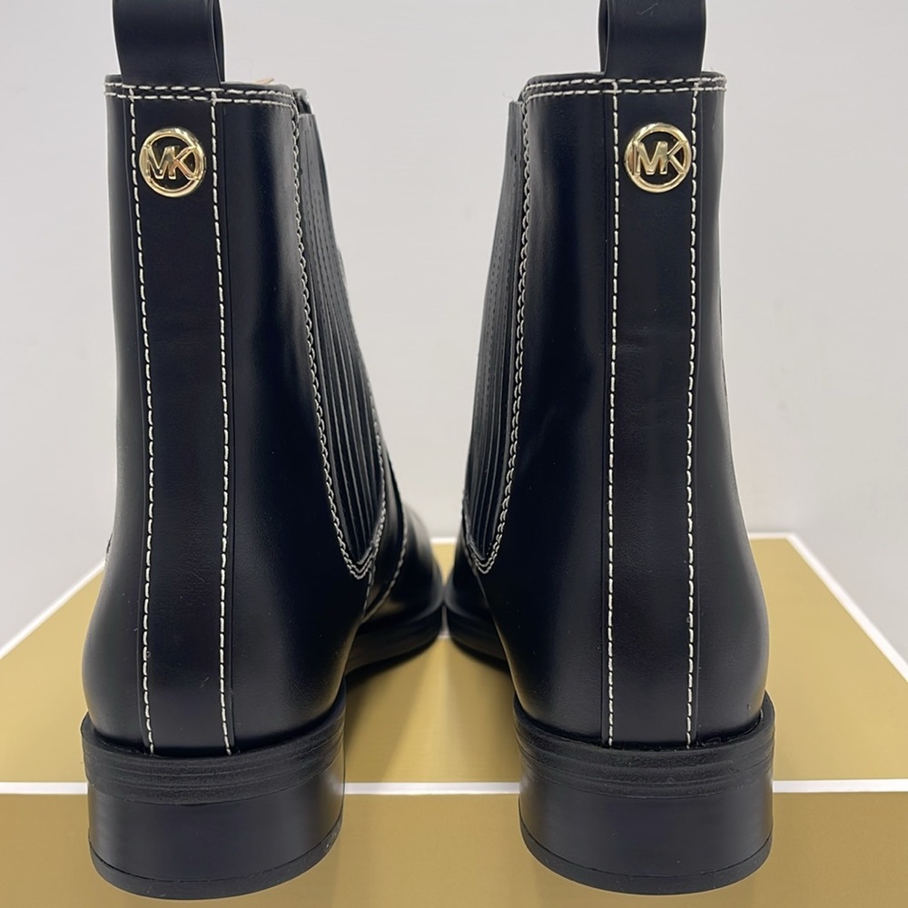 Michael Kors ELLA FLAT BOOTIE
FAUX LEATHER
49F4ELFE5L
BLACK - Picture 12 of 16